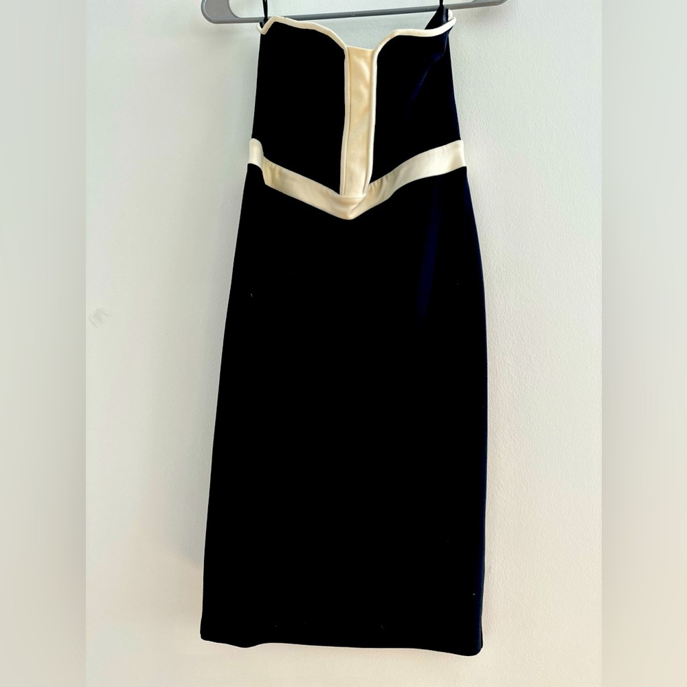 Calm and classy black party dress